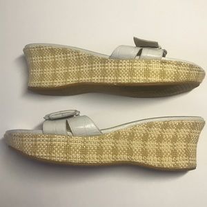 ❤️5 for $25❤️ Stuart Weitzman straw slide wedges